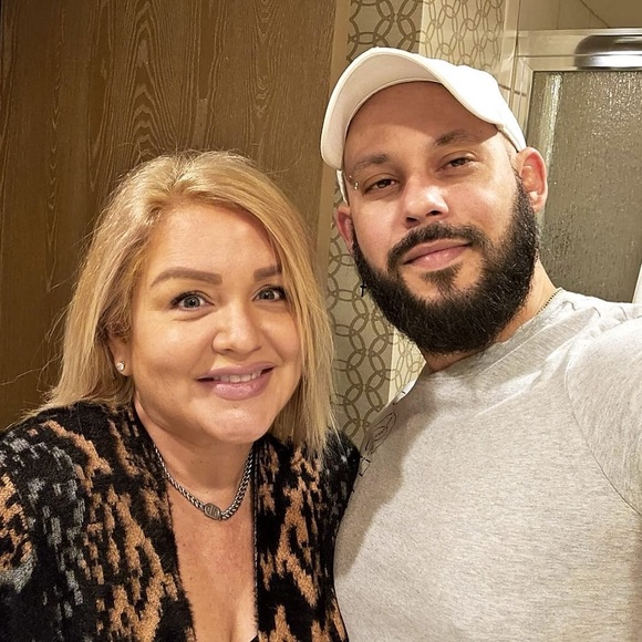 Meet your Posher, Vivian - Picture 3 of 16